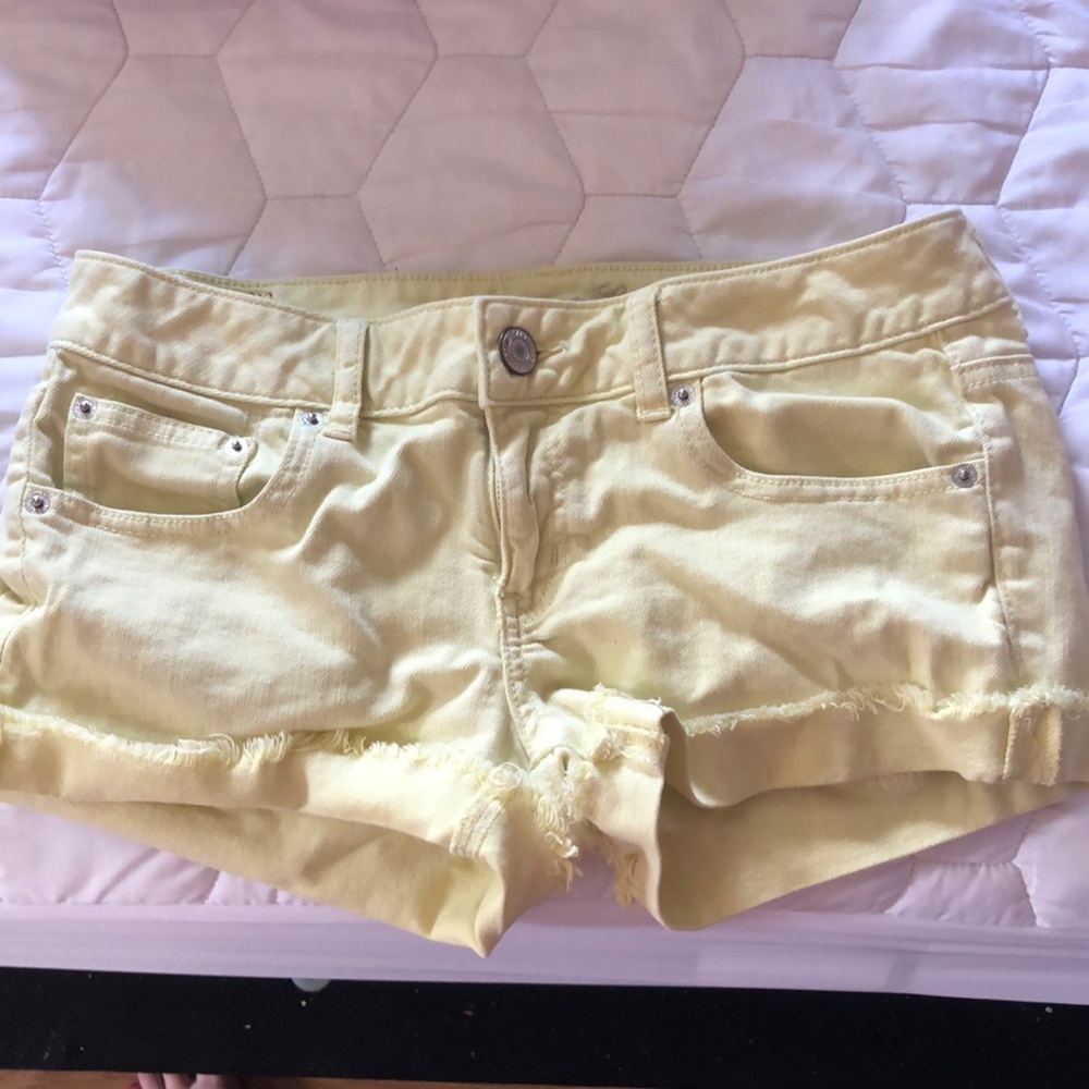 American eagle shorts yellow size 8